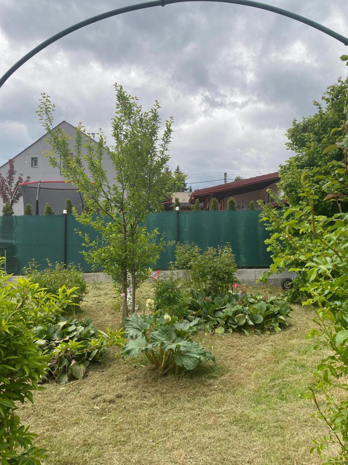 Podkrovi S Koupelnou Svinarov Exterior photo